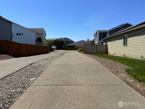 17326 129th Avenue E Puyallup WA 98374
