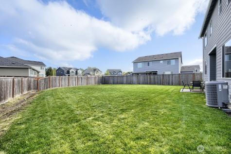 17326 129th Avenue E Puyallup WA 98374