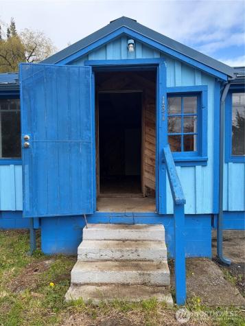 131 Muncie Avenue Quilcene WA 98376