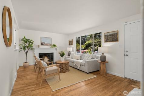 14032 Stone Avenue N Seattle WA 98133