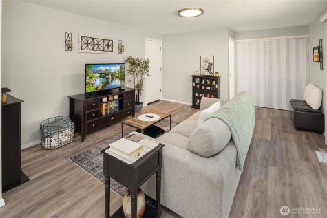 1067 Anacortes Avenue NE Renton WA 98059