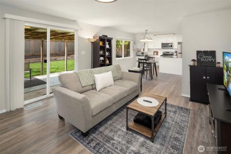 1067 Anacortes Avenue NE Renton WA 98059