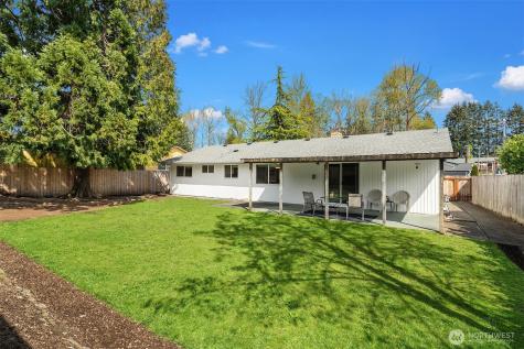 1067 Anacortes Avenue NE Renton WA 98059