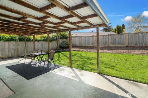 1067 Anacortes Avenue NE Renton WA 98059