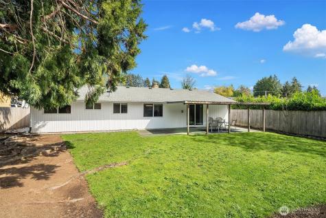 1067 Anacortes Avenue NE Renton WA 98059