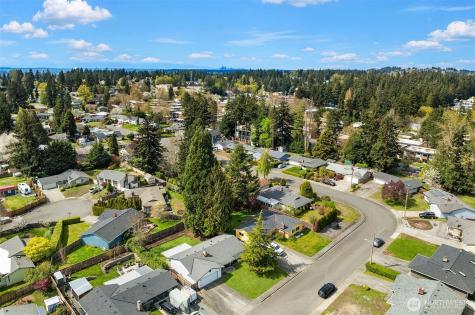 1067 Anacortes Avenue NE Renton WA 98059