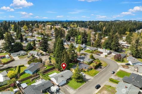 1067 Anacortes Avenue NE Renton WA 98059