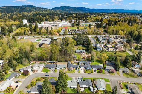 1067 Anacortes Avenue NE Renton WA 98059