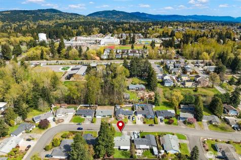 1067 Anacortes Avenue NE Renton WA 98059