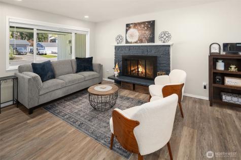 1067 Anacortes Avenue NE Renton WA 98059