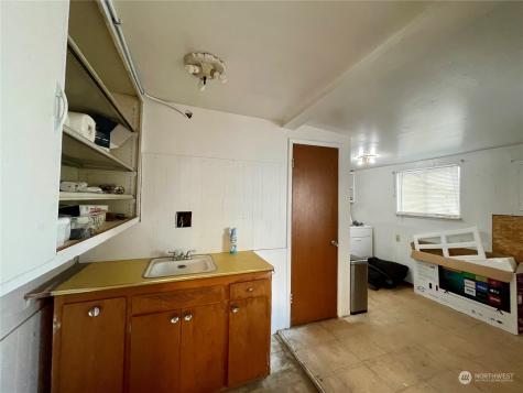 120 E Lewis Street Coulee City WA 99115