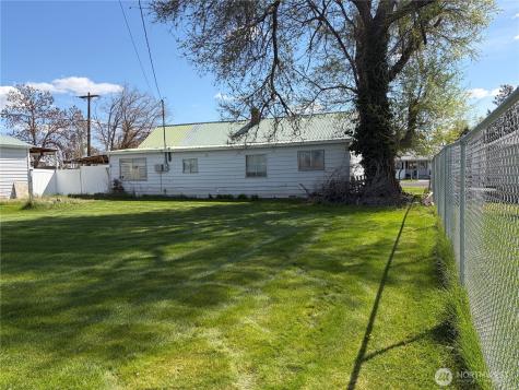 120 E Lewis Street Coulee City WA 99115