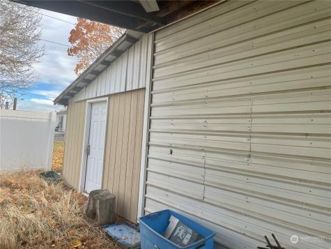 120 E Lewis Street Coulee City WA 99115