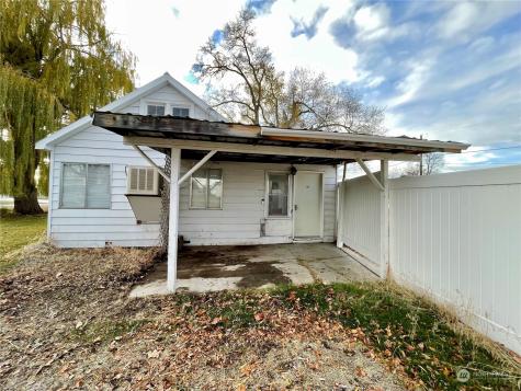 120 E Lewis Street Coulee City WA 99115
