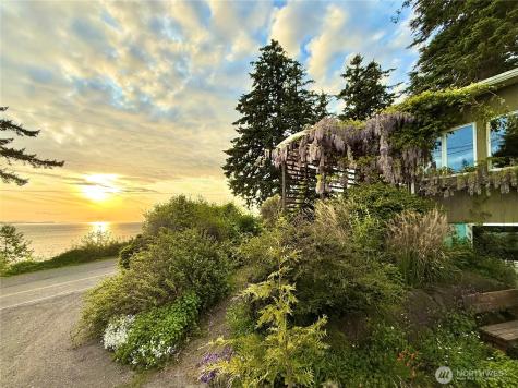 2579 W Shore Drive Lummi Island WA 98262