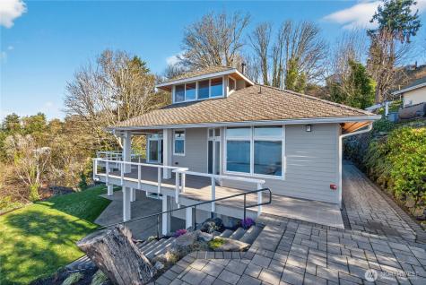 8204 East Side Drive NE Tacoma WA 98422