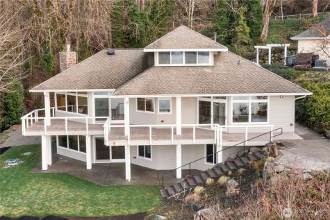 8204 East Side Drive NE Tacoma WA 98422