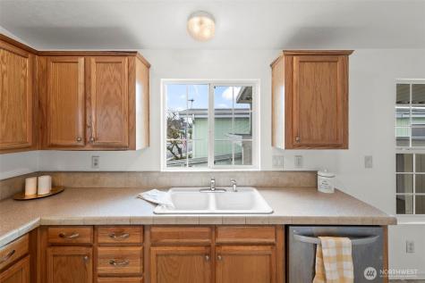 10526 60th Street Ct E Puyallup WA 98372