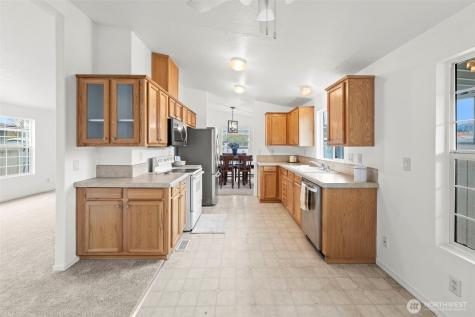 10526 60th Street Ct E Puyallup WA 98372