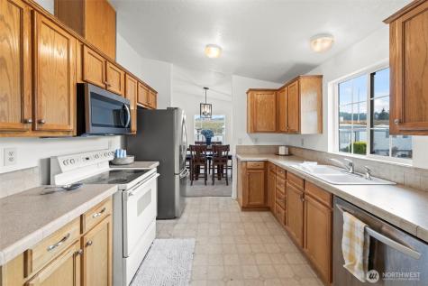10526 60th Street Ct E Puyallup WA 98372