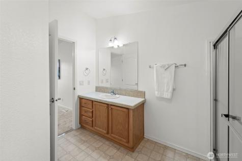 10526 60th Street Ct E Puyallup WA 98372