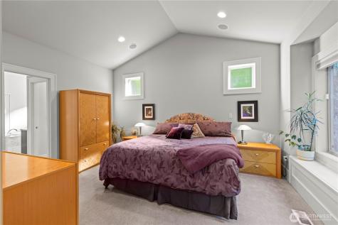1727 Nile Avenue NE Renton WA 98059