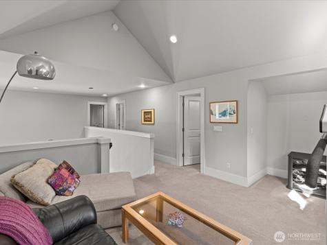 1727 Nile Avenue NE Renton WA 98059