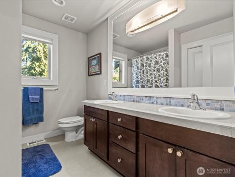 1727 Nile Avenue NE Renton WA 98059