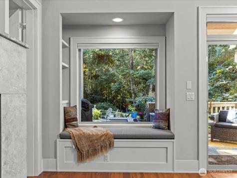 1727 Nile Avenue NE Renton WA 98059