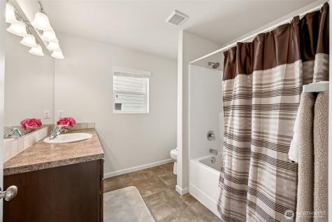13104 116th Avenue Court E Puyallup WA 98374