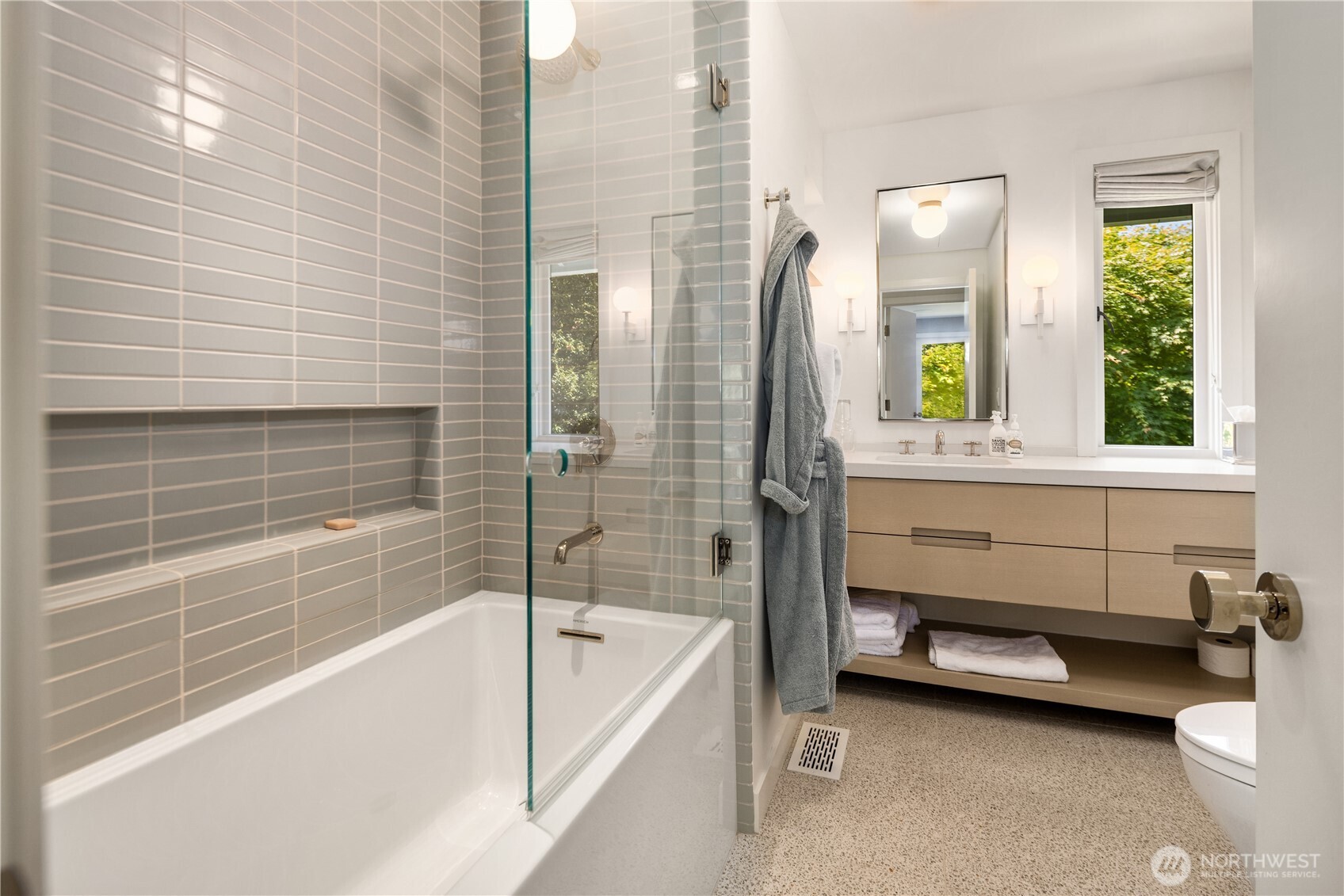 1514 Shenandoah Drive E Seattle WA 98112