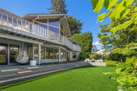 1514 Shenandoah Drive E Seattle WA 98112