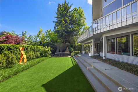 1514 Shenandoah Drive E Seattle WA 98112