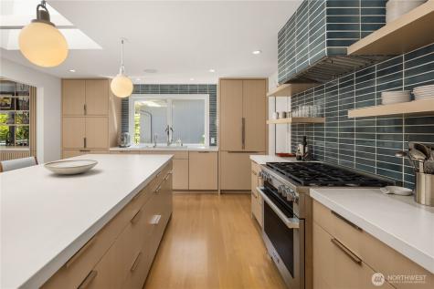 1514 Shenandoah Drive E Seattle WA 98112