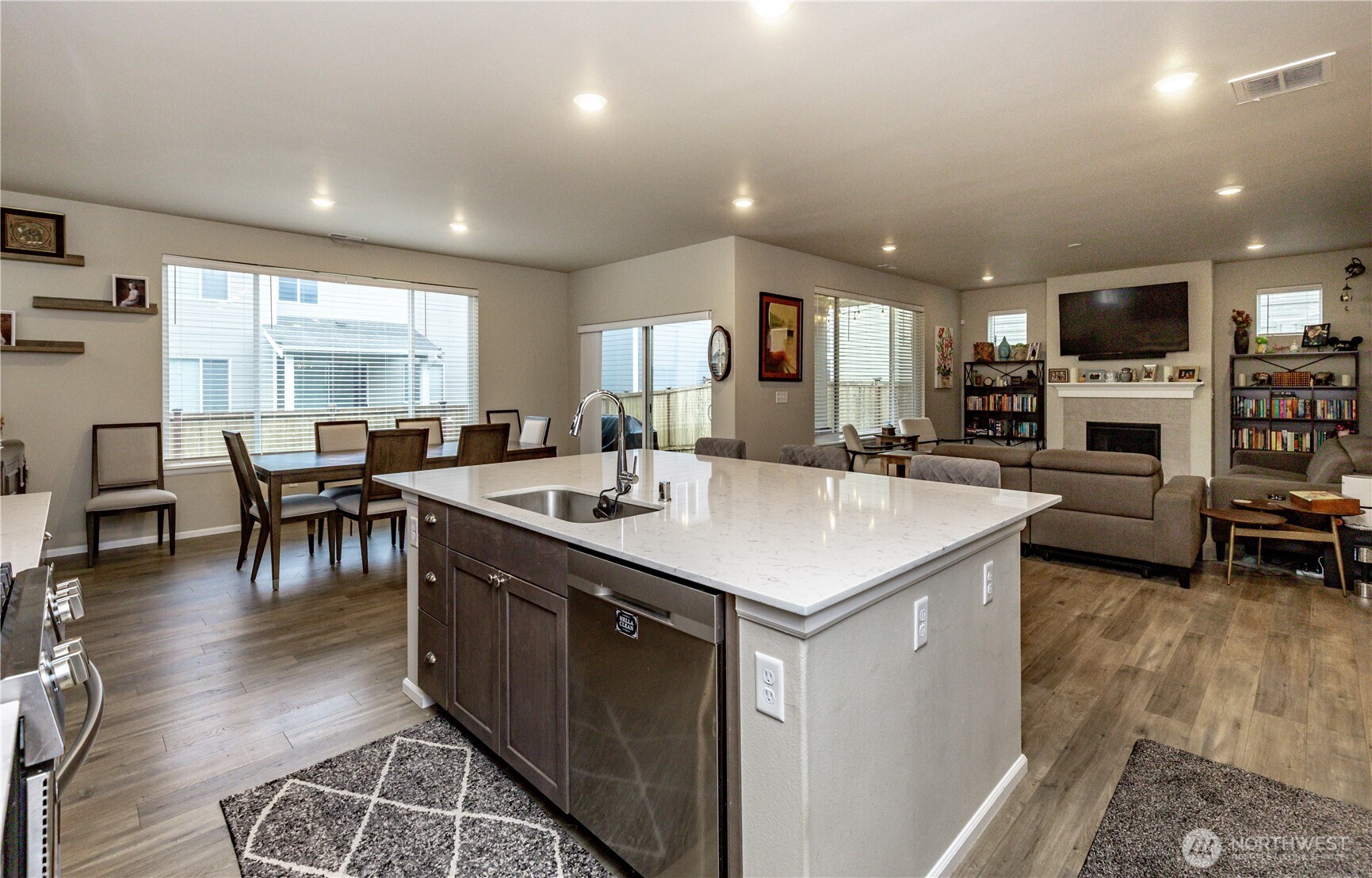3122 15th Avenue NW Puyallup WA 98371