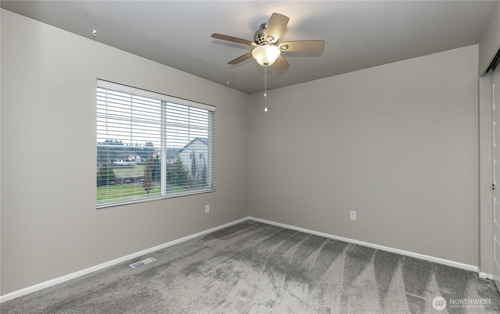 3122 15th Avenue NW Puyallup WA 98371