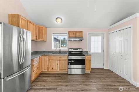 1702 Bay Avenue Ocean Park WA 98640