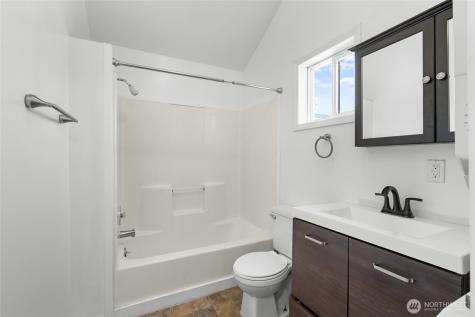 1702 Bay Avenue Ocean Park WA 98640