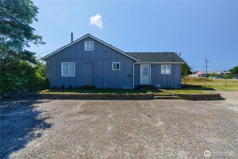 1702 Bay Avenue Ocean Park WA 98640