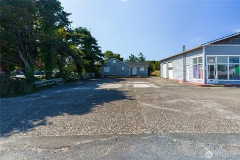 1702 Bay Avenue Ocean Park WA 98640