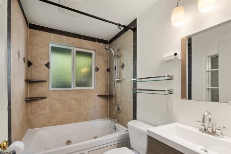 17109 44th Avenue W Lynnwood WA 98037