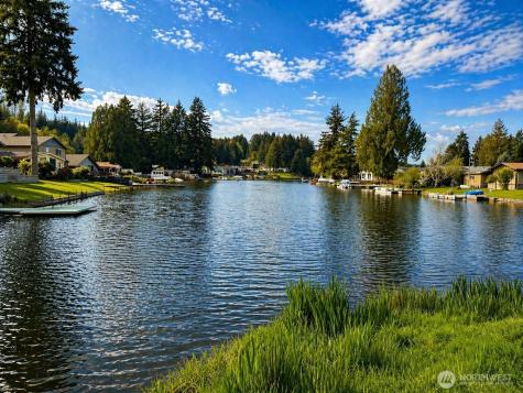 51 SE Foxglove Avenue Shelton WA 98584