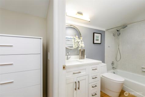 6001 60th Avenue NE Seattle WA 98115