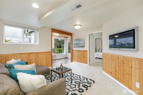 6001 60th Avenue NE Seattle WA 98115