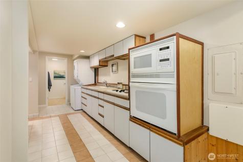 6001 60th Avenue NE Seattle WA 98115