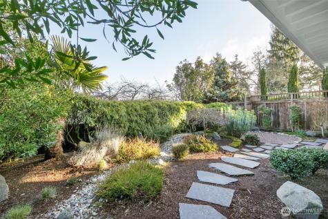 6001 60th Avenue NE Seattle WA 98115