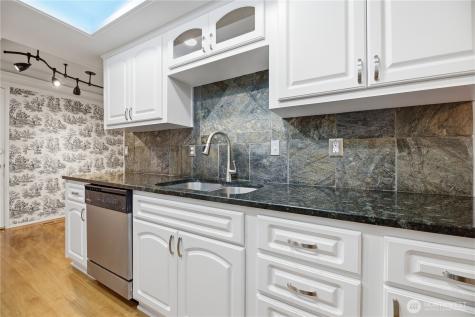 7631 Zircon Drive SW Lakewood WA 98498