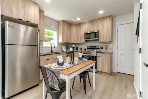 1408 Price Road Bremerton WA 98312