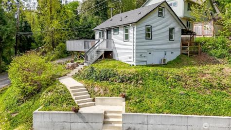 1408 Price Road Bremerton WA 98312