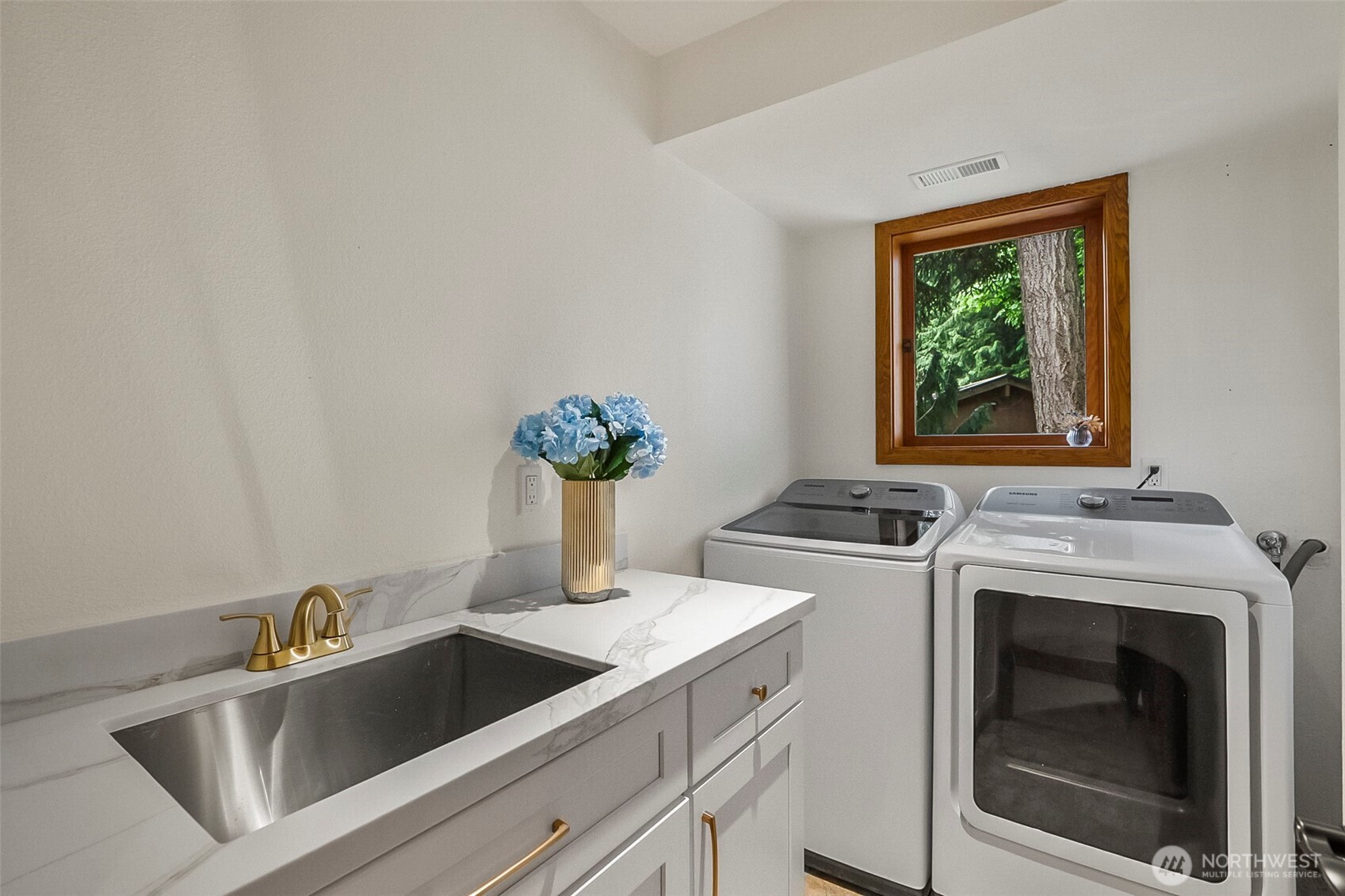 13710 41st Avenue NE Seattle WA 98125